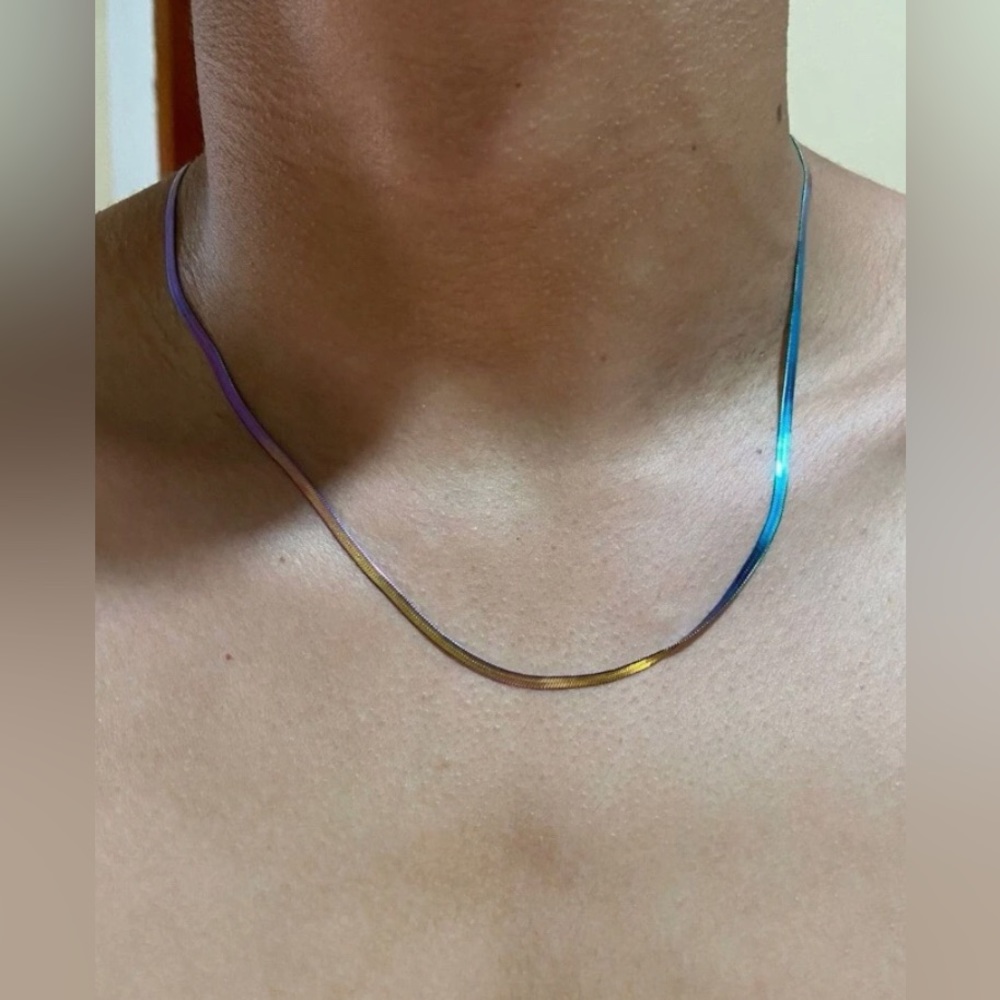 New Minimalist Aura Iridescent Oil Slick Herringbone Chain Necklace Unisex - Picture 2 of 16